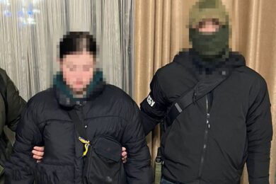 Коригувала повітряні атаки на київські