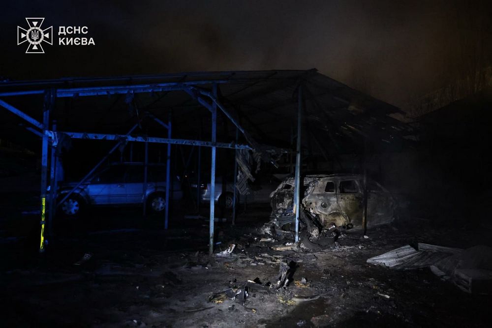 Є загибла, щонайменше 4 поранені, уламки БпЛА впали в районі метро – ворог вдарив по Києву 24 січня Є загибла, щонайменше 4 поранені, уламки БпЛА впали в районі метро – ворог вдарив по Києву 24 січня