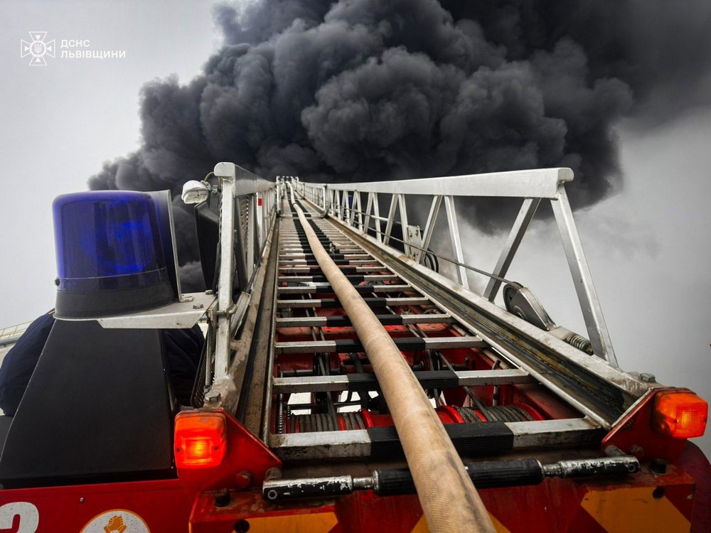 Фото наслідків атаки на Львівщину Фото наслідків атаки на Львівщину