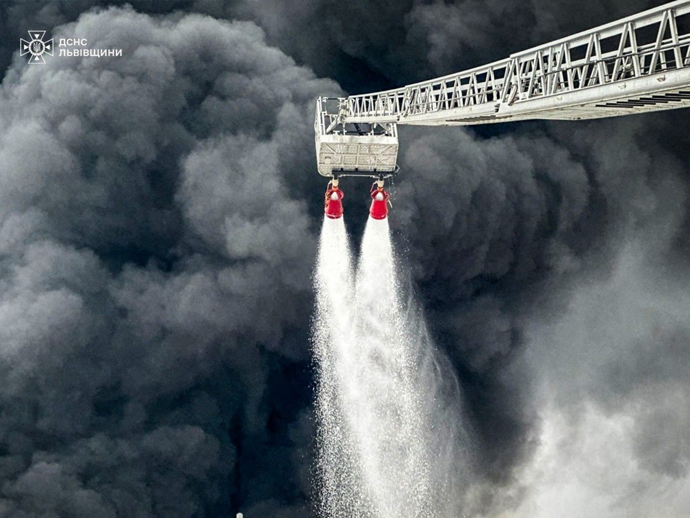 Фото наслідків атаки на Львівщину Фото наслідків атаки на Львівщину