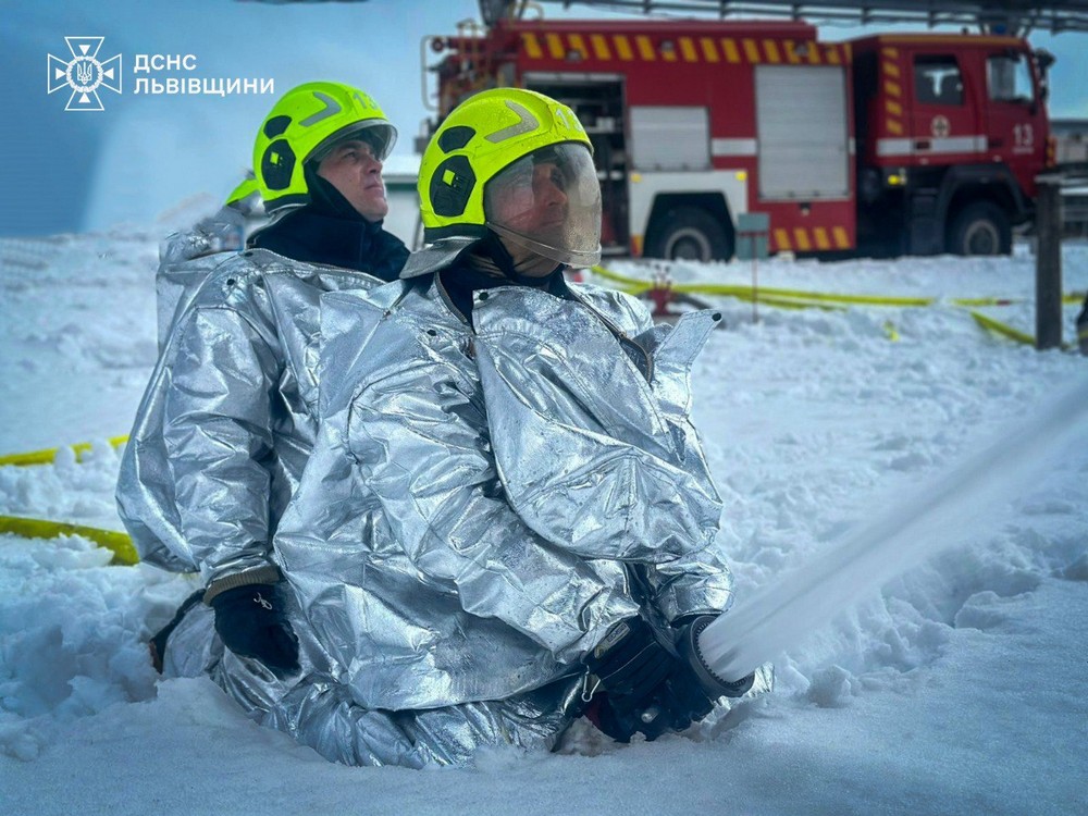 Фото наслідків атаки на Львівщину Фото наслідків атаки на Львівщину
