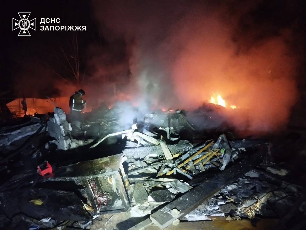 Троє вбитих і 16 поранених – ворог атакував Запоріжжя (фото) Троє вбитих і 16 поранених – ворог атакував Запоріжжя (фото)