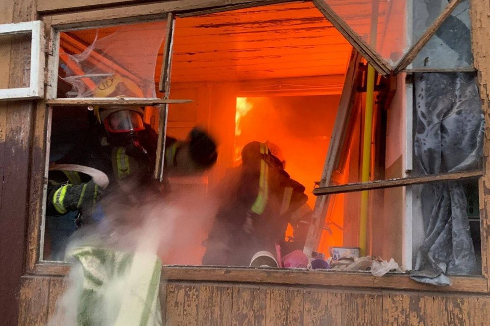 Є загиблі і поранені, виникли пожежі, є багато руйнувань – ворог атакував Дніпропетровщину,Херсонщину і Харківщину (фото) Є загиблі і поранені, виникли пожежі, є багато руйнувань – ворог атакував Дніпропетровщину,Херсонщину і Харківщину (фото)