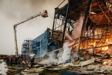 Нічна повітряна атака 30 січня: є поранений, виникли масштабні пожежі – все, що відомо (фото, відео)