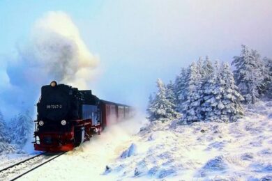 Через нічні атаки в Україні 11 січня затримуються і рухаються зміненим маршрутом десятки потягів: список