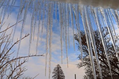 Україну накрив Азійський антициклон: що це означає і скільки ще будуть морози