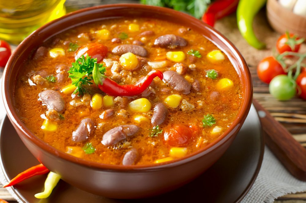 Рецепт дня: «Гострий квасолевий суп із фаршем і перцем чилі»
