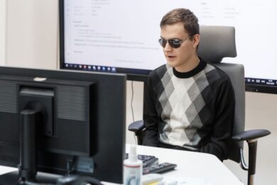 Допомагають знайти роботу людям з інвалідністю на Дніпропетровщині: працює Кар’єрний центр – які вакансії пропонують