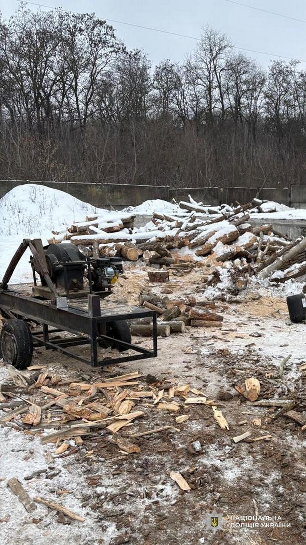 Повідомлено про підозру трьом учасникам угрупування