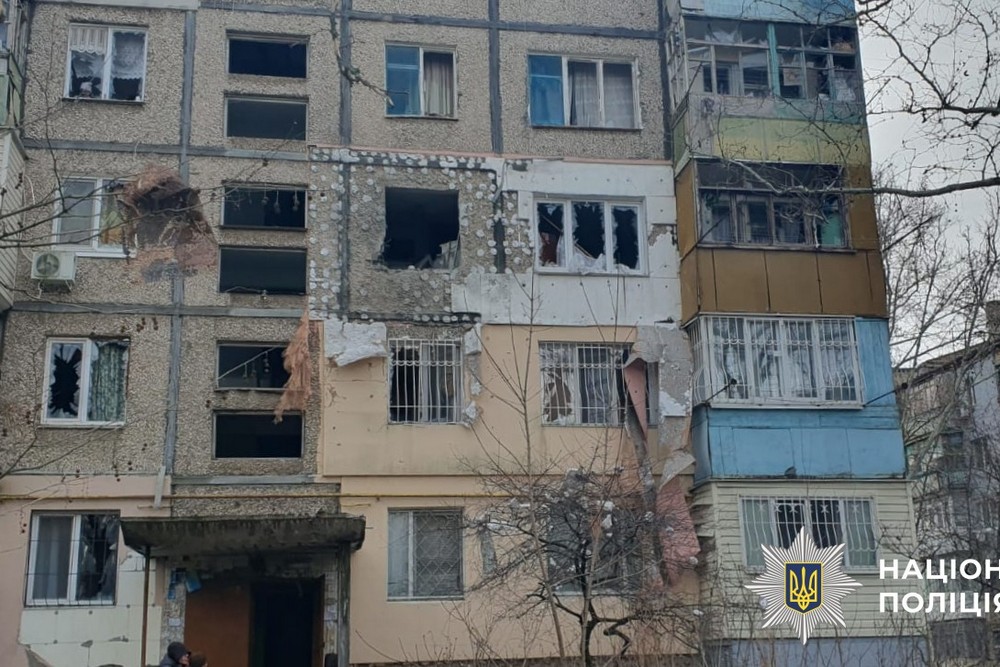 Діти стікали кров’ю на очах у мами… 4 вбитих і 10 поранених на Херсонщині за добу (фото, відео) Діти стікали кров’ю на очах у мами… 4 вбитих і 10 поранених на Херсонщині за добу (фото, відео)