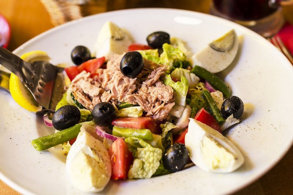 Рецепт дня: «Салат з тунцем і яйцями» Рецепт дня: «Салат з тунцем і яйцями»