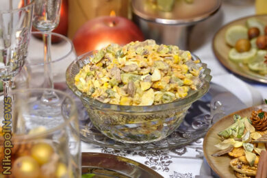 Рецепт дня: «Салат з курячою печінкою, яйцями і кукурудзою»