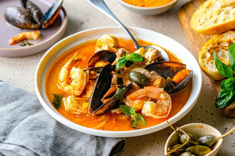 Рецепт дня: «Буйабес» - класичний французький суп Рецепт дня: «Буйабес» - класичний французький суп