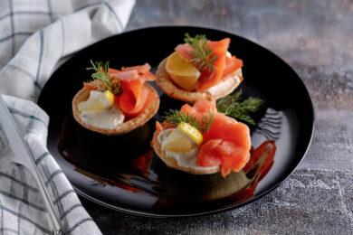 Рецепт дня: «Тарталетки з фореллю» – красива закуска на свято