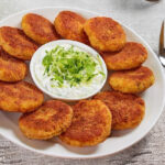 Рисові котлети без м’яса на сковороді