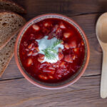 Рецепт дня: «Борщ на яловичині з кислим яблуком»