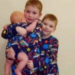 Допомога дітям ВПО у Києві: можна отримати піжами, інший новий одяг та взуття