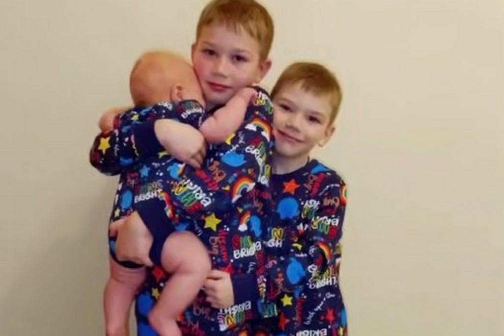 Допомога дітям ВПО у Києві: можна отримати піжами, інший новий одяг та взуття