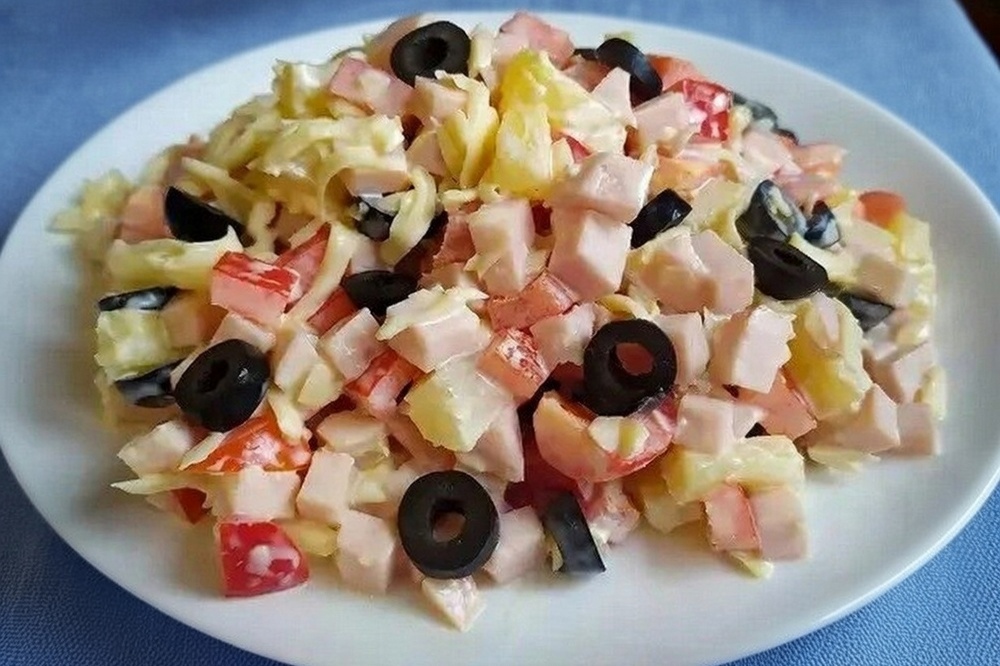 Салат з шинкою та болгарським перцем