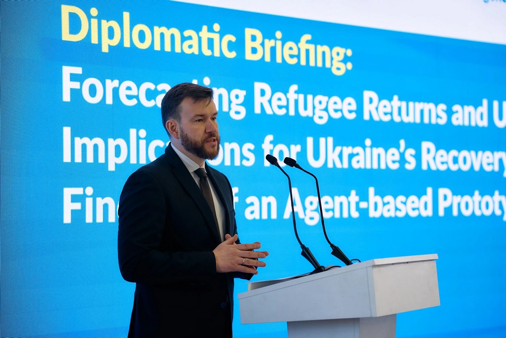 Гуманітарної допомоги в Україні цього року потребуватимуть 10,8 млн громадян. Це має кардинально вплинути на соціальну політику у державі. Про таке сказав Міністр соціальної політики, сім’ї та єдності України Денис Улютін. Розповідаємо про це детальніше.