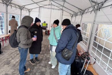 З’явився пункт обігріву на вокзалі в Перемишлі від УЗ і PLK, працюють «Вагони незламності» у Холмі