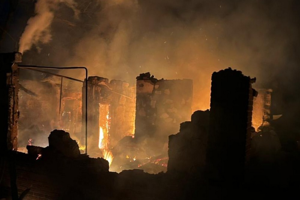 Масована нічна повітряна атака 2 лютого: є жертва і постраждалі, удари по енергетиці і залізниці – все, що відомо (фото, відео) 1 Масована нічна повітряна атака 2 лютого: є жертва і постраждалі, удари по енергетиці і залізниці – все, що відомо (фото, відео)