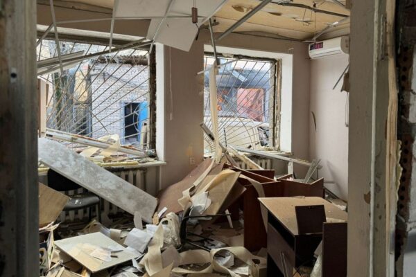 Вбито маму і дитину, багато поранених: окупанти скинули бомби на Слов’янськ (фото)