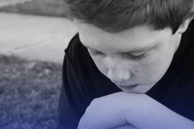 На два тижні залишила сина у тяжкому стані без їжі, води та зв’язку – яке покарання загрожує матері підлітка у Києві