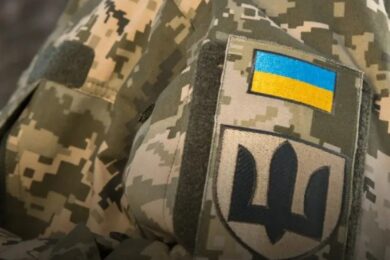 Грошова допомога військовим у складних життєвих ситуаціях: який розмір виплати у 2026 році, хто і як може отримати