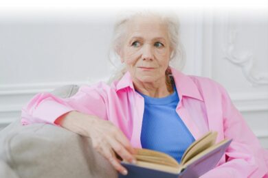 Грошова допомога довгожителям у Мукачівській громаді: хто і скільки отримає у 2026 році