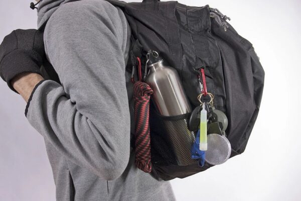 Загроза нових масованих ударів: у МВС знову нагадують про «тривожну валізу»