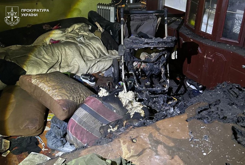 Троє малюків загинули під час пожежі на Львівщині. Матір на цілий день залишила дітей самих... Ймовірно, причиною загоряння стали дитячі пустощі… 