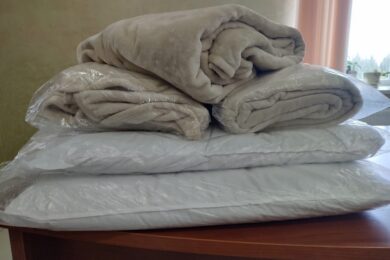 Гуманітарна допомога на Нікопольщині: сьогодні роздадуть подушки і пледи в одній із громад