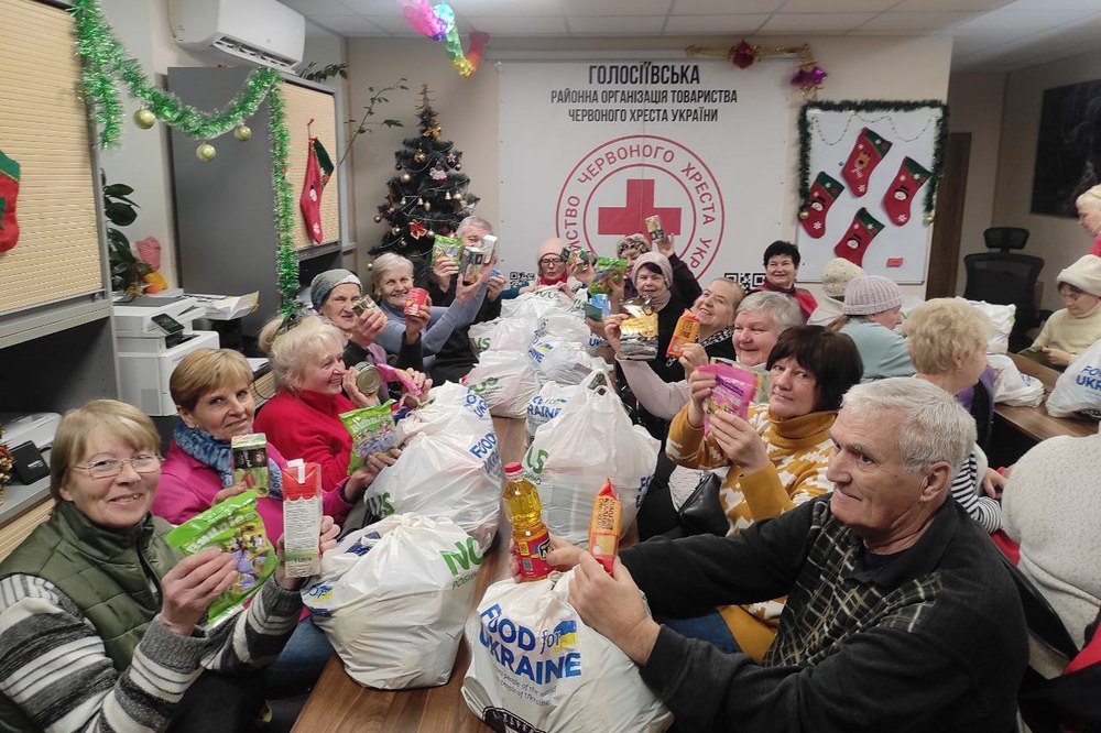 Гуманітарна допомога в Києві – хто і що може отримати