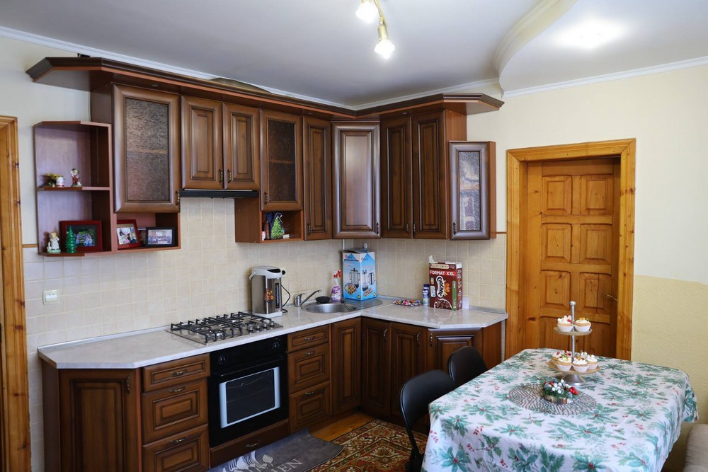 Мріяли повернутися в Україну: для багатодітної сім’ї з Маріуполя придбали будинок на Львівщині