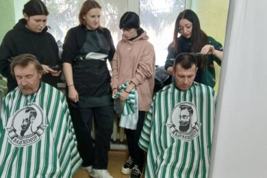 У транзитному центрі на Дніпропетровщині запрацювала соціальна перукарня