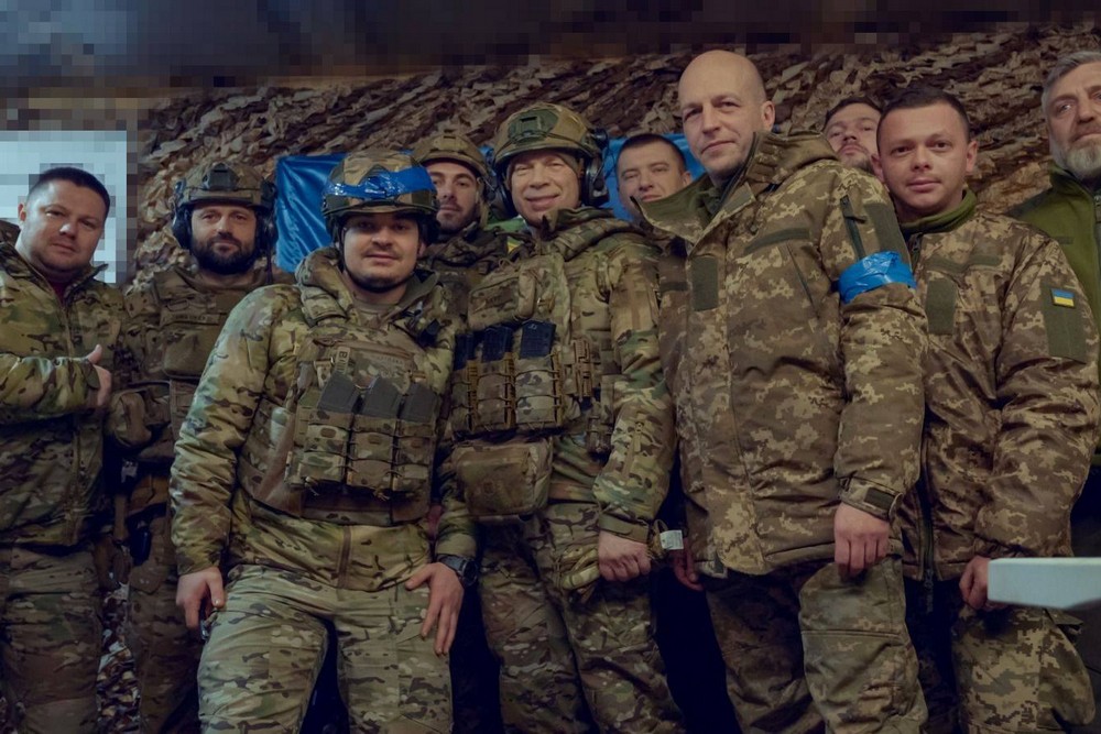 З кінця січня Сили оборони на півдні звільнили 400 кв км: Сирський відвідав частини, які наступають і обороняються 1 З кінця січня Сили оборони на півдні звільнили 400 кв км української території. Про це заявив сьогодні Головнокомандувач ЗСУ Олександр Сирський.