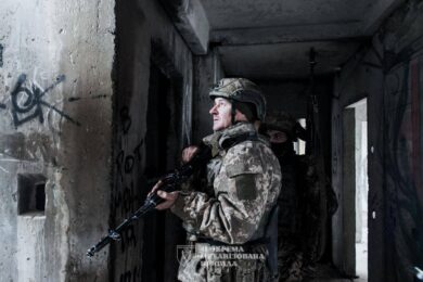 Війна в Україні 27 лютого: до великого міста залишилось 15 км, ворог просунувся на Донеччині попри втрату 1280 солдатів за добу