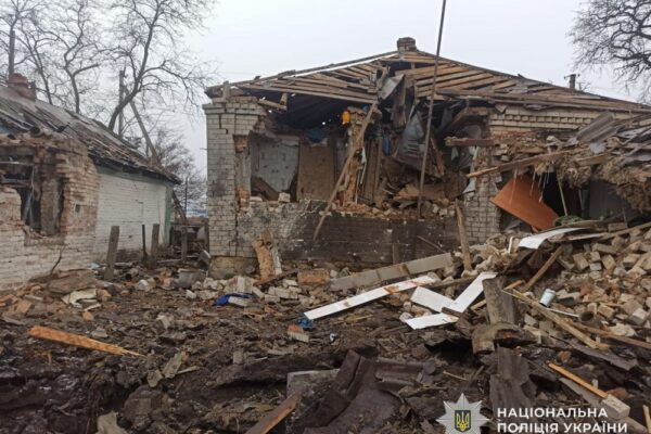 Нічна повітряна атака 25 лютого: багато загиблих, серед поранених дитина, удари по транспорту і критичній інфраструктурі – все, що відомо (фото)