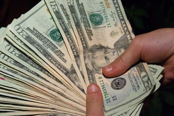 Грошова допомога на Запоріжжі – хто може отримати грант 1500 доларів