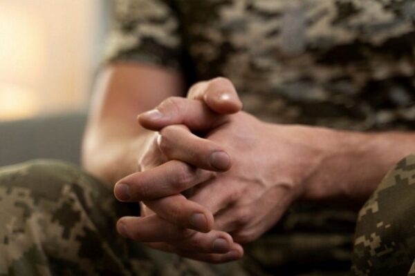 Куди ветерану звернутися за допомогою у кризовій ситуації: перелік організацій і контакти