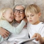 Пенсія за особливі заслуги: який розмір виплат багатодітним матерям з 1 січня 2026 року