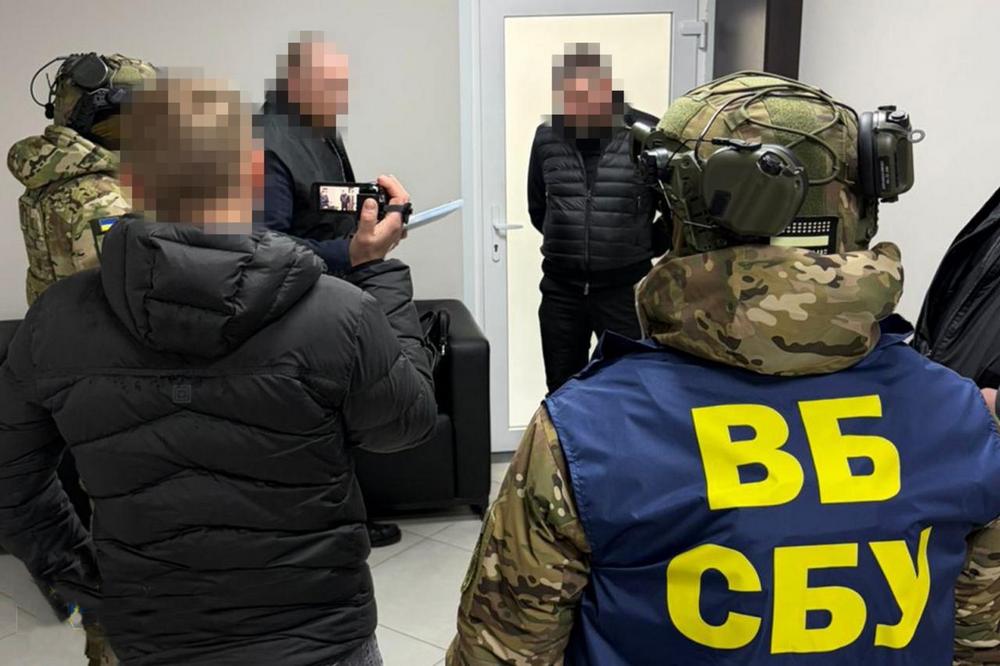 Топпосадовець Повітряних Сил затриманий за підозрою в розкраданні на аеродромах – СБУ 1 Топпосадовець Повітряних Сил затриманий за підозрою в розкраданні на аеродромах – СБУ