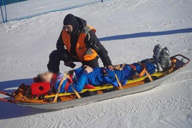 Рятувальники допомогли 12-річному лижнику на Закарпатті (фото)