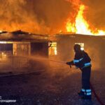 Багато поранених, пожежі, масштабні руйнування: армія РФ масовано обстріляла Херсон з РСЗВ (фото, відео)