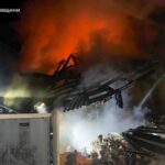 Ворог вбив трьох малят і їх батька у Богодухові, вагітна матір і літня сусідка поранені (фото, відео)