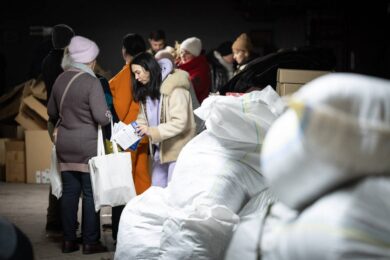 В України роздають «пакунки тепла»: що в них входить і як отримати