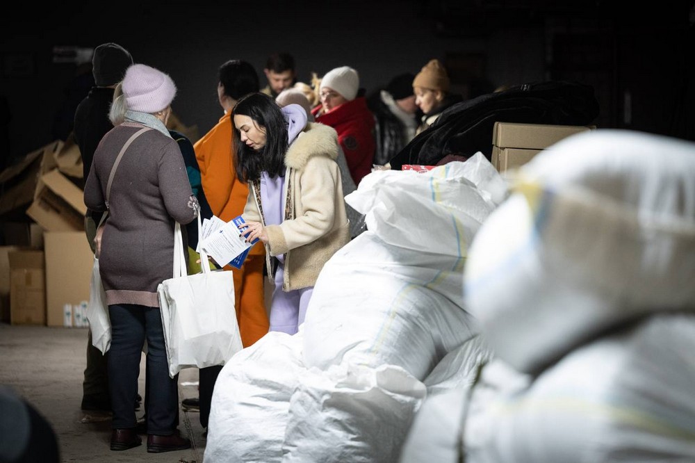В України роздають «пакунки тепла»: що в них входить і як отримати
