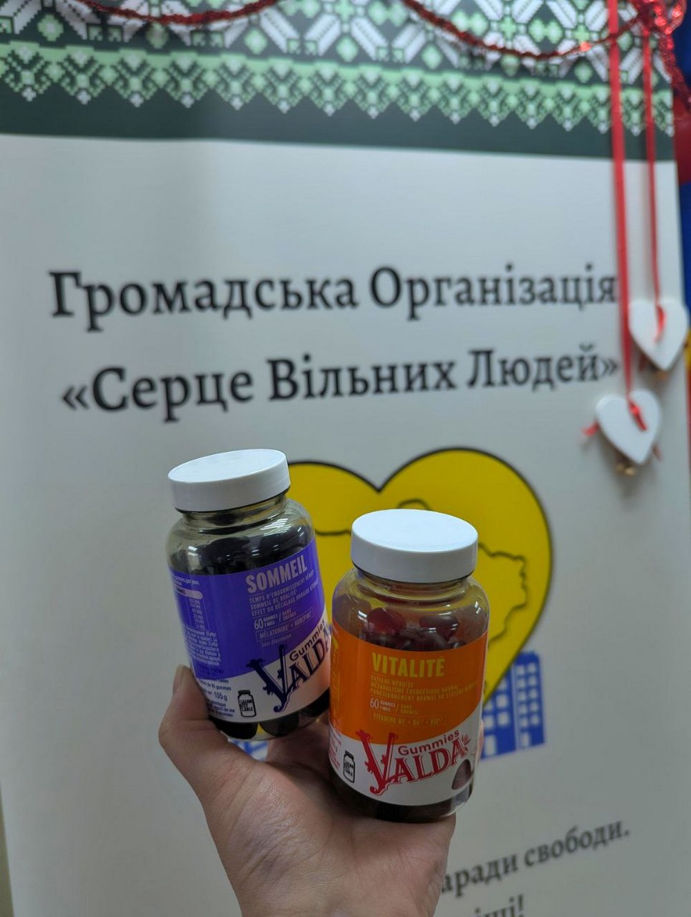 Гуманітарна допомога для ВПО в Одесі - триває видача дієтичних добавок 