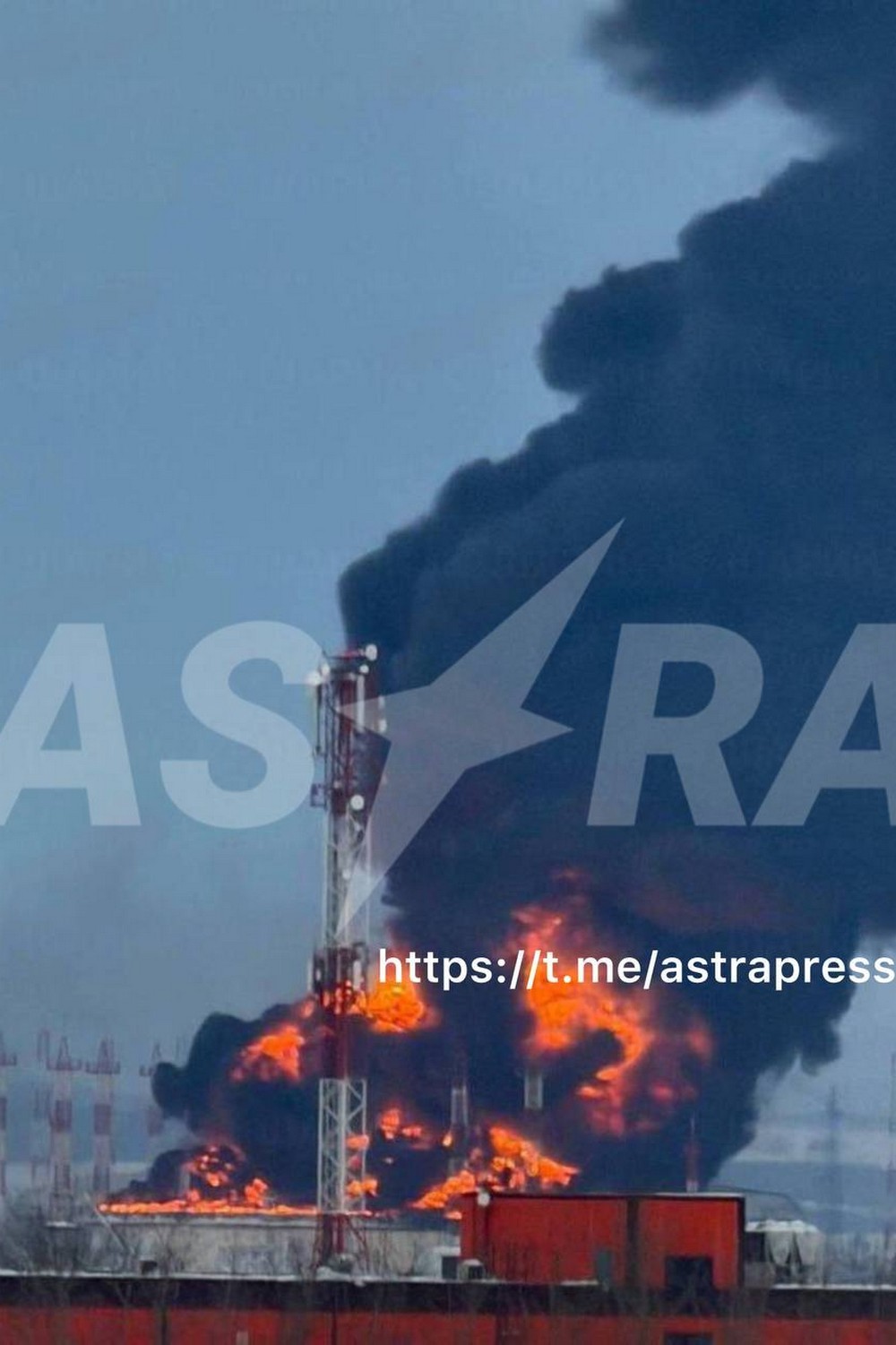 Палає «Дружба» в Татарстані, а Бєлгород – без світла, води і тепла – що і де вибухало на Росії сьогодні